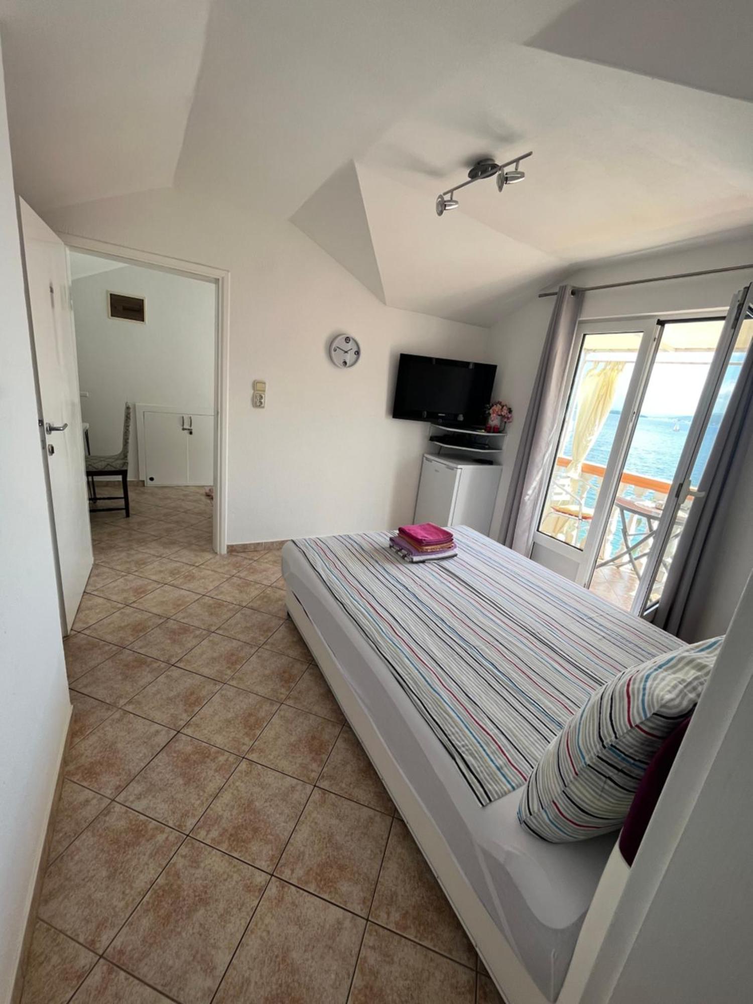 Apartmani Kalinic Bijela Zewnętrze zdjęcie