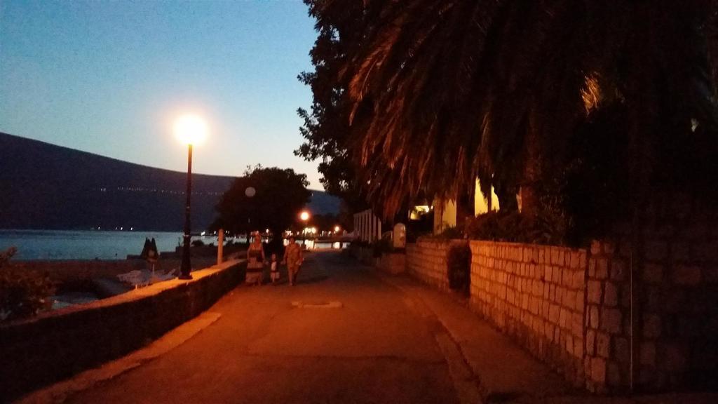 Apartmani Kalinic Bijela Zewnętrze zdjęcie